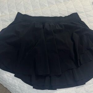 Lululemon black skirt